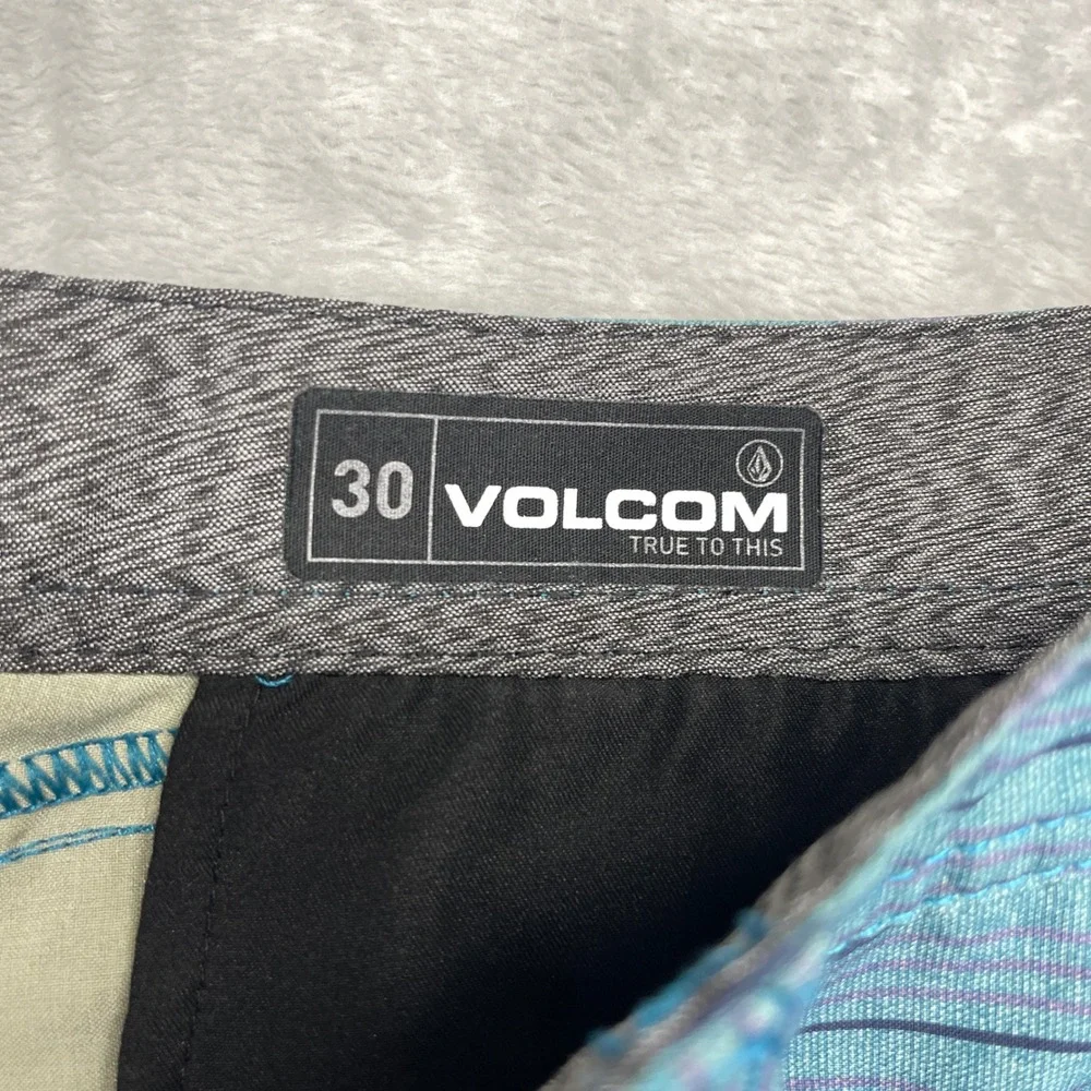 Volcom Hybrid Shorts Mens Size 30 Teal Blue Striped Stretch Walkshorts